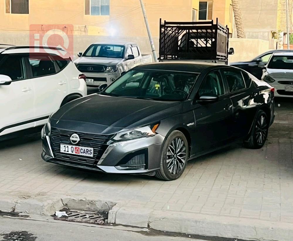 نيسان ألتيما